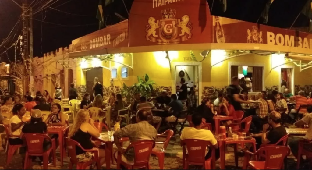 imagem de uma roda de samba na periferia de Maceió